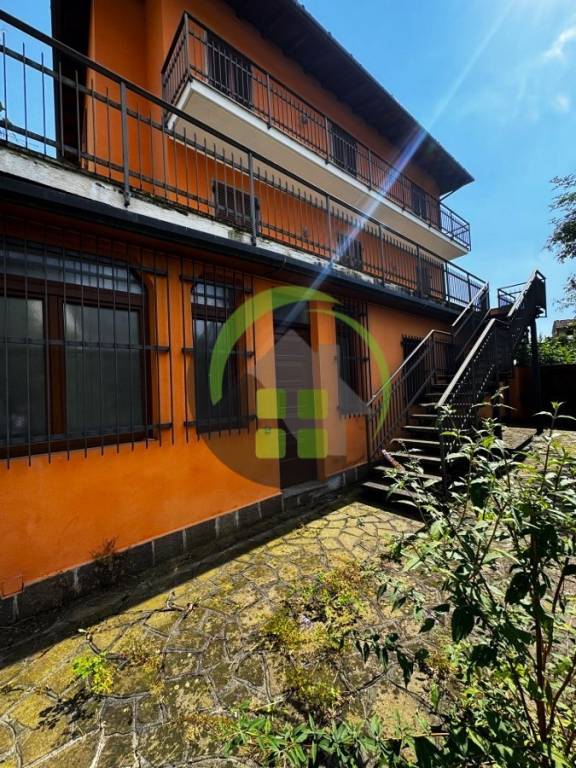 casa indipendente in vendita a Gandino