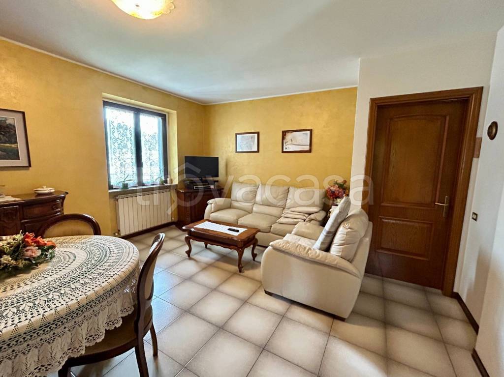 appartamento in vendita a Gandino