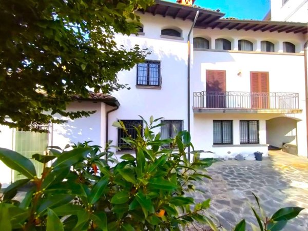 casa indipendente in vendita a Gandino