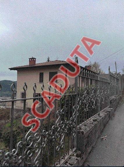 casa indipendente in vendita a Gandino