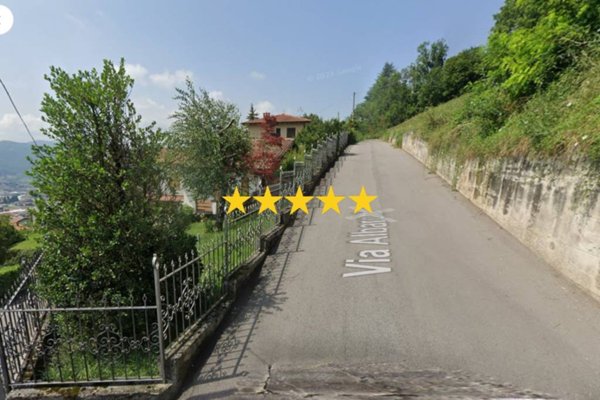 casa indipendente in vendita a Gandino