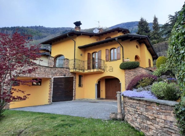 casa indipendente in vendita a Gandino