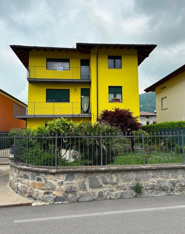 appartamento in vendita a Gandino