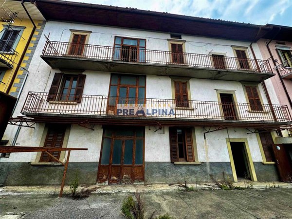 casa indipendente in vendita a Gandino