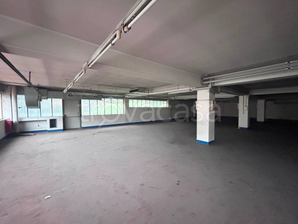 locale commerciale in vendita a Gandino