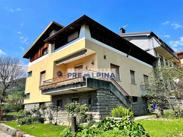 casa indipendente in vendita a Gandino