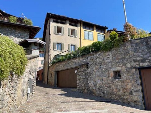 casa indipendente in vendita a Gandino