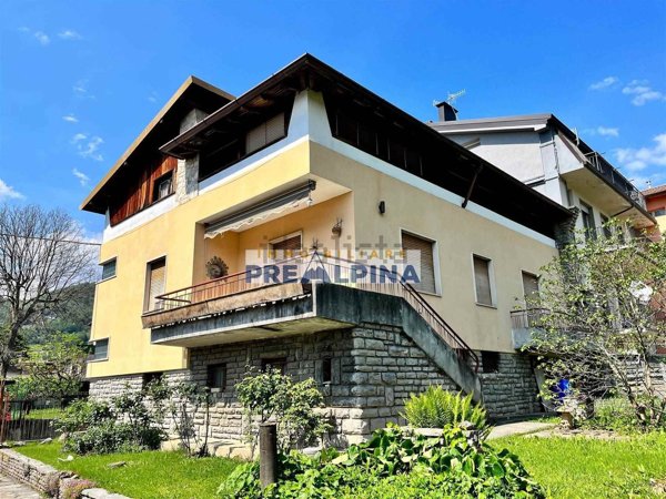 casa indipendente in vendita a Gandino