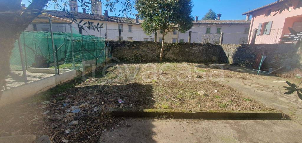 casa indipendente in vendita a Gandino