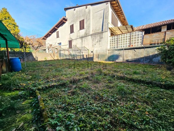 casa indipendente in vendita a Gandino