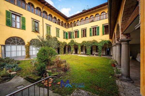 locale commerciale in vendita a Gandino