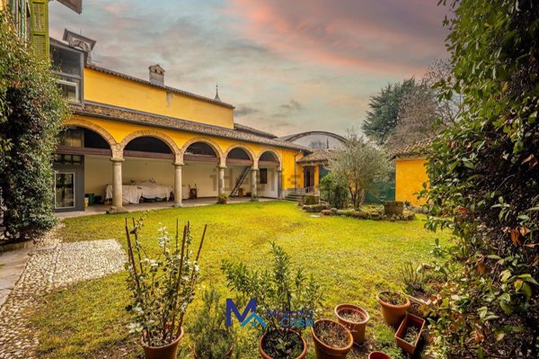 casa indipendente in vendita a Gandino