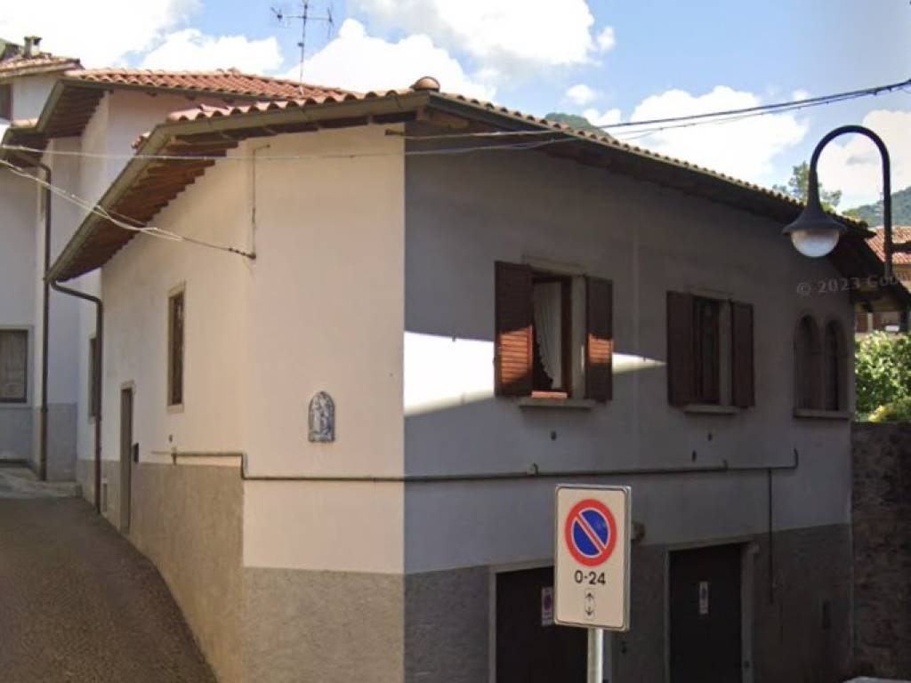 casa indipendente in vendita a Gandino