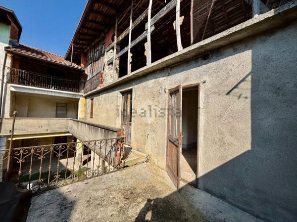 casa indipendente in vendita a Gandino