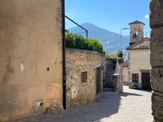 casa indipendente in vendita a Gandino in zona Barzizza