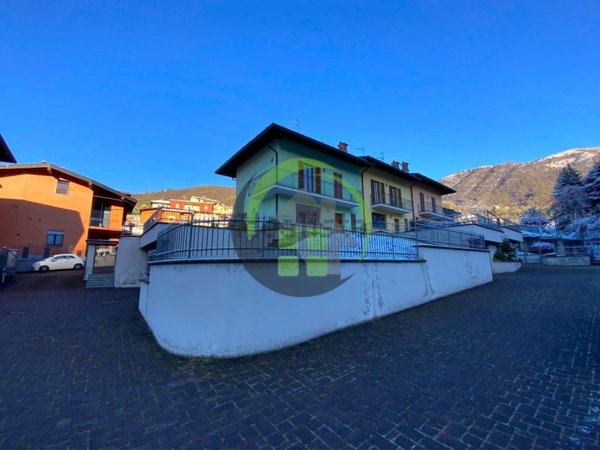 casa indipendente in vendita a Gandino in zona Cirano