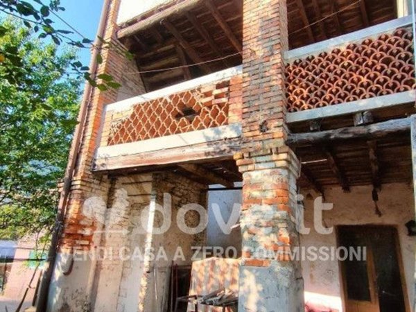 casa indipendente in vendita a Gandino