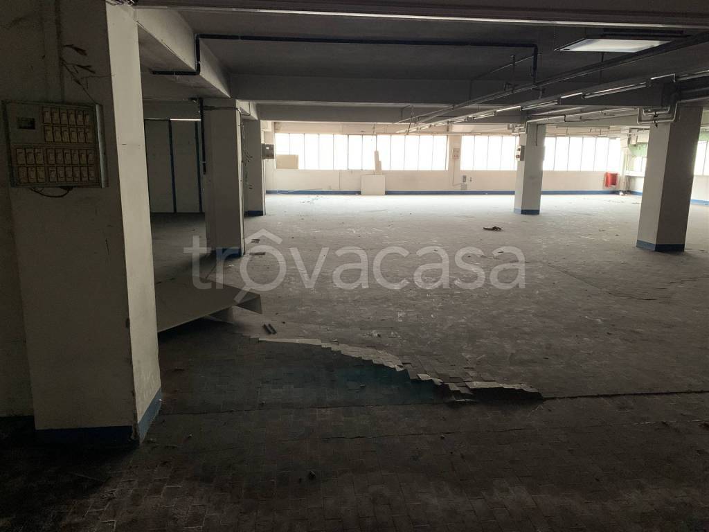 locale commerciale in vendita a Gandino