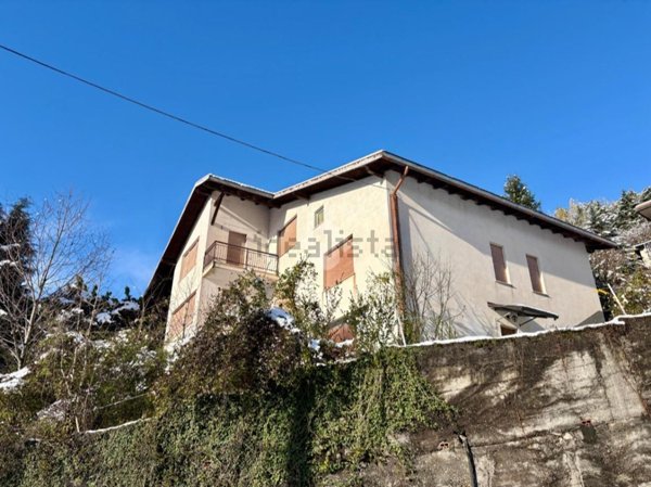 casa indipendente in vendita a Gandino in zona Barzizza