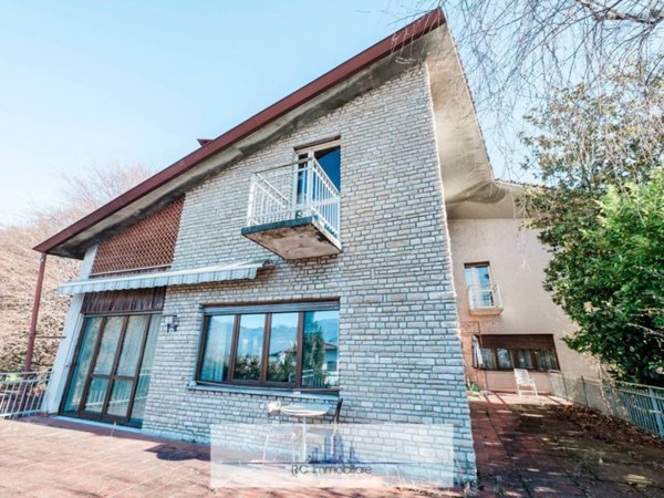 casa indipendente in vendita a Gandino