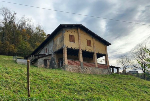 casale in vendita a Gandino