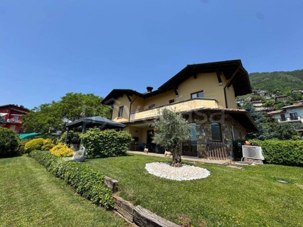 casa indipendente in vendita a Gandino in zona Barzizza