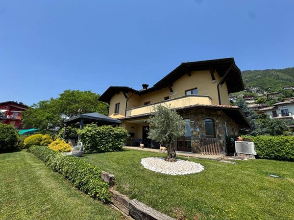 casa indipendente in vendita a Gandino in zona Barzizza