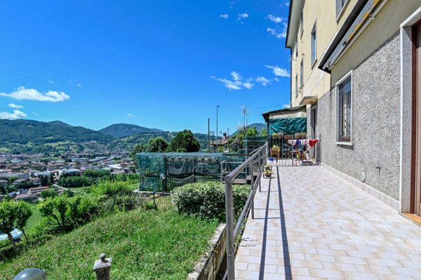 appartamento in vendita a Gandino in zona Barzizza