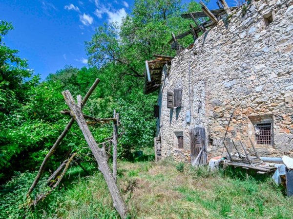 casa indipendente in vendita a Gandino in zona Barzizza