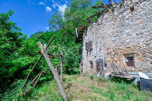 casa indipendente in vendita a Gandino
