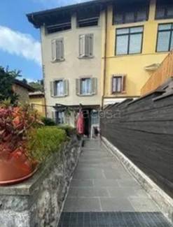 casa indipendente in vendita a Gandino in zona Barzizza
