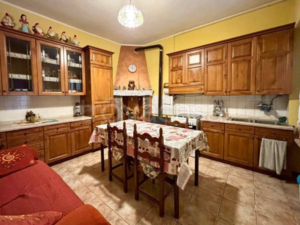casa indipendente in vendita a Gandino in zona Cirano
