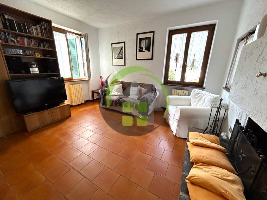 appartamento in vendita a Gandino in zona Cirano