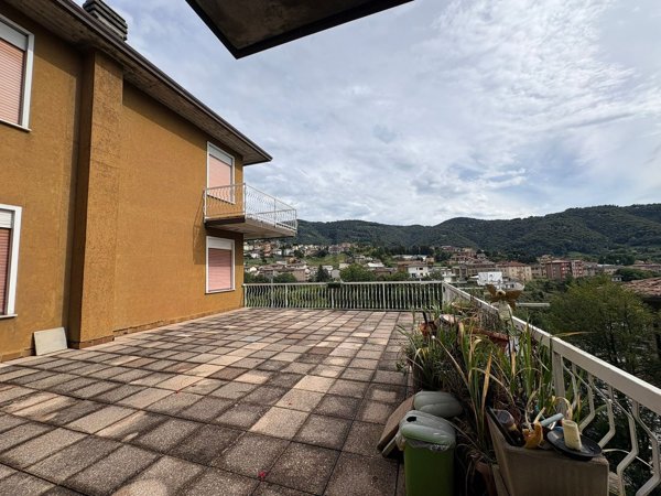 appartamento in vendita a Gandino in zona Cirano