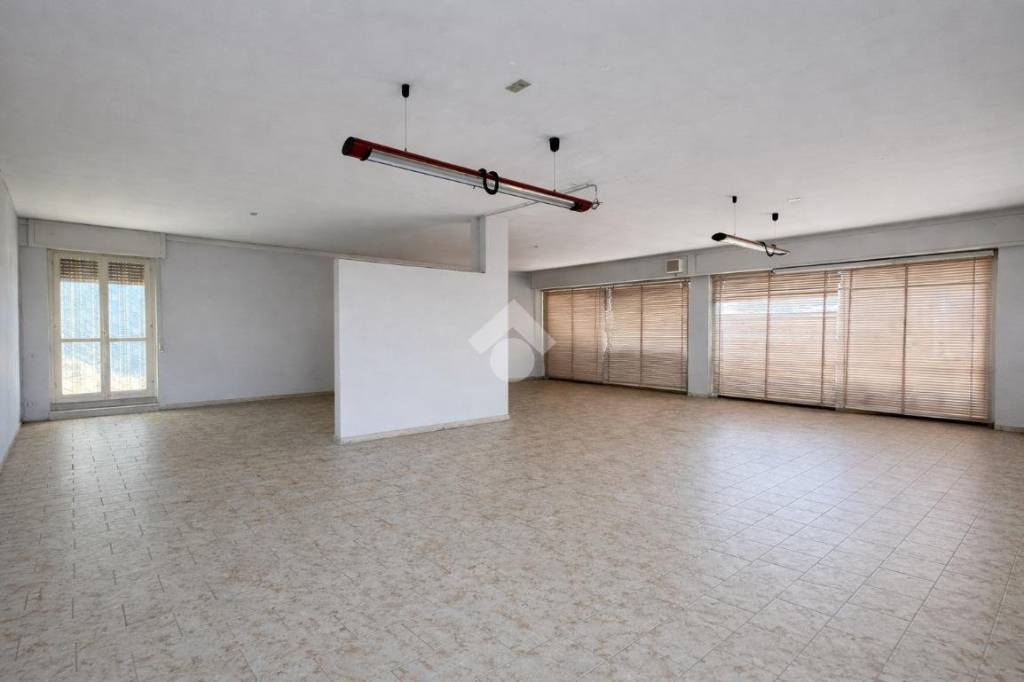 negozio in vendita a Gandosso