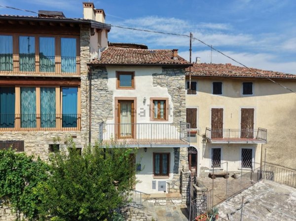 casa indipendente in vendita a Gandosso in zona Prato Alto
