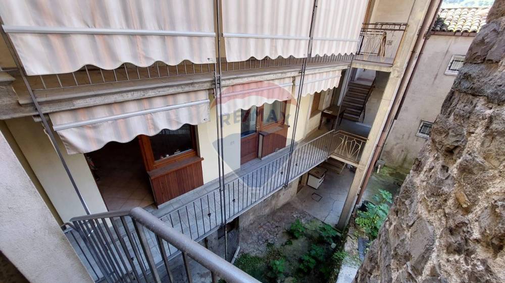 casa indipendente in vendita a Gaverina Terme