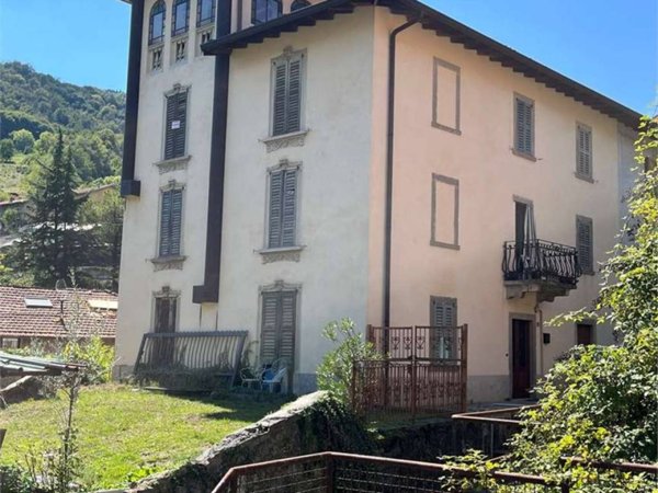 casa indipendente in vendita a Gaverina Terme
