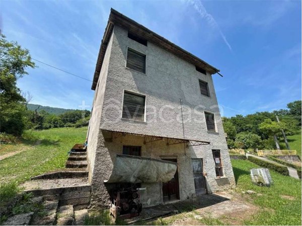 casa indipendente in vendita a Gaverina Terme