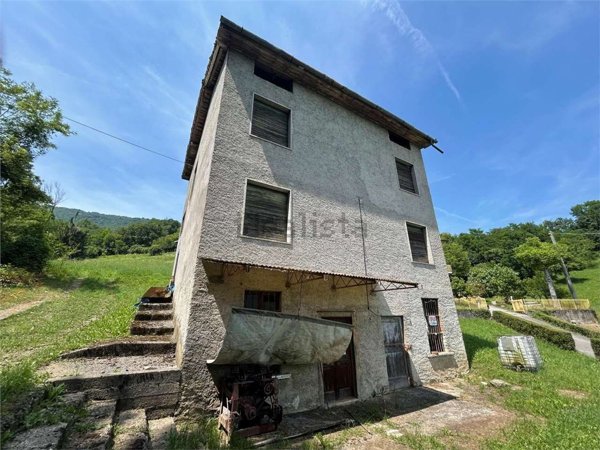 pentavano in vendita a Gaverina Terme