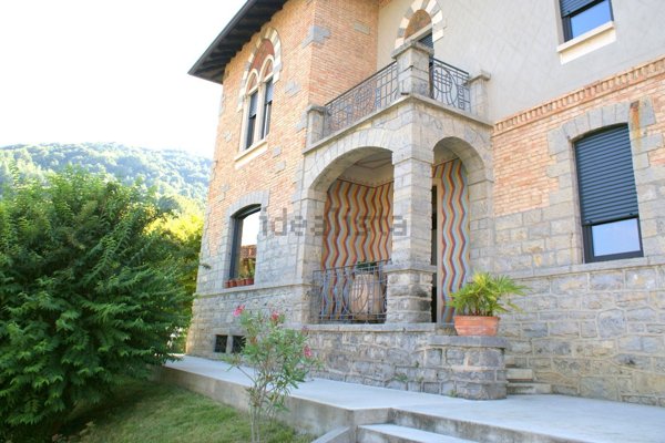 casa indipendente in vendita a Gaverina Terme
