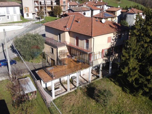 casa indipendente in vendita a Gaverina Terme