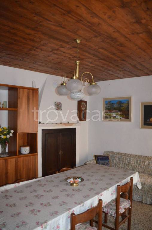 casa indipendente in vendita a Gaverina Terme