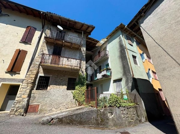casale in vendita a Gaverina Terme