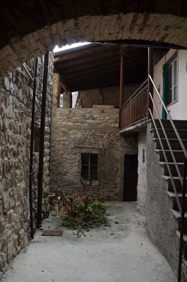 esavano in vendita a Gaverina Terme