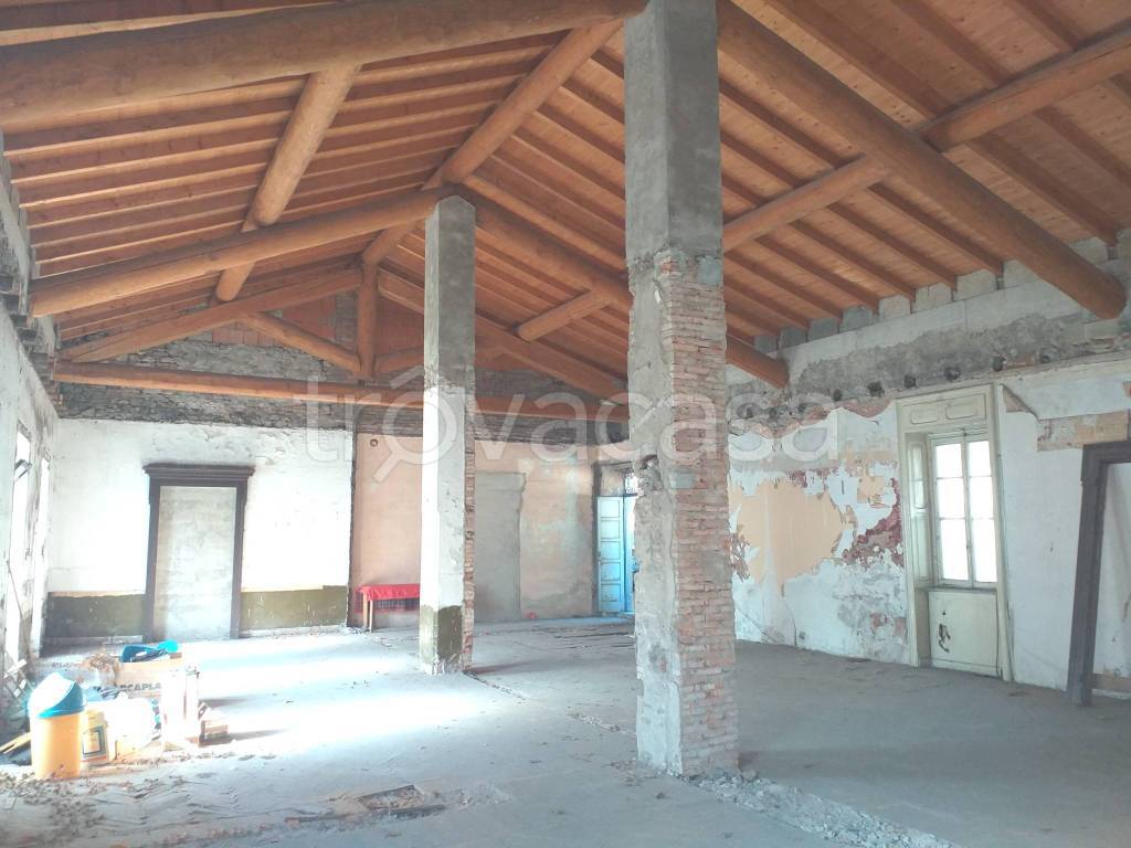 negozio in vendita a Gazzaniga