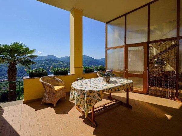 casa indipendente in vendita a Gazzaniga in zona Orezzo