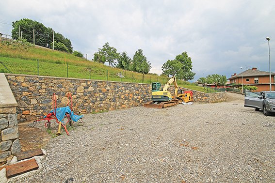 terreno edificabile in vendita a Gazzaniga in zona Orezzo