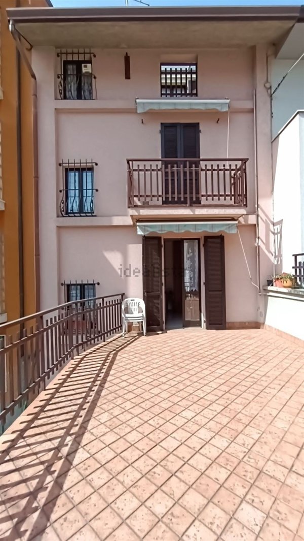 casa indipendente in vendita a Gazzaniga