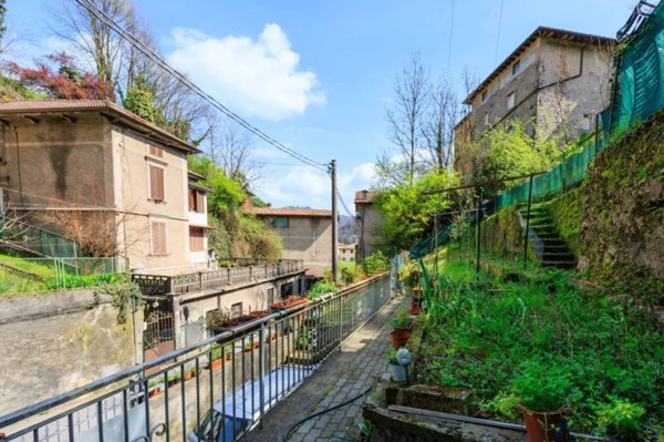 casa indipendente in vendita a Gazzaniga in zona Masserini